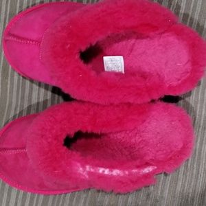 UGG slippers hot pink